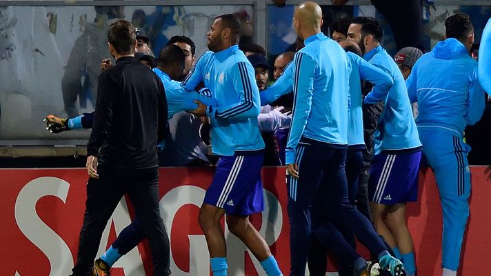 Informativo 24h - Evra, expulsado por dar una patada a un hincha del Marsella