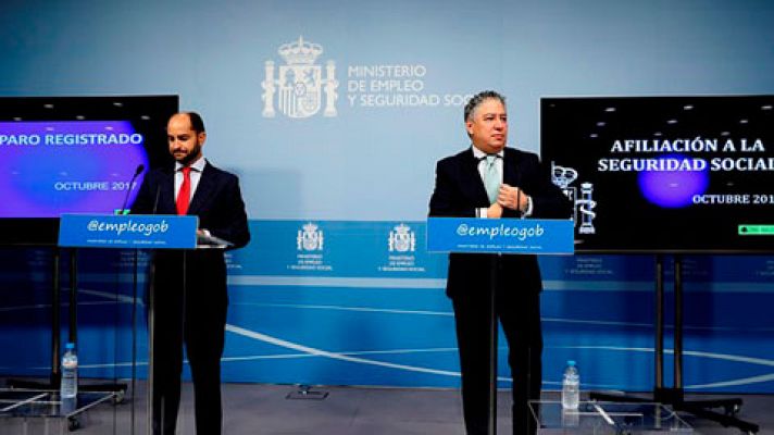 Telediario 1 - El paro subió en octubre en casi 57.000 personas hasta rozar los 3 millones y medio de desempleados