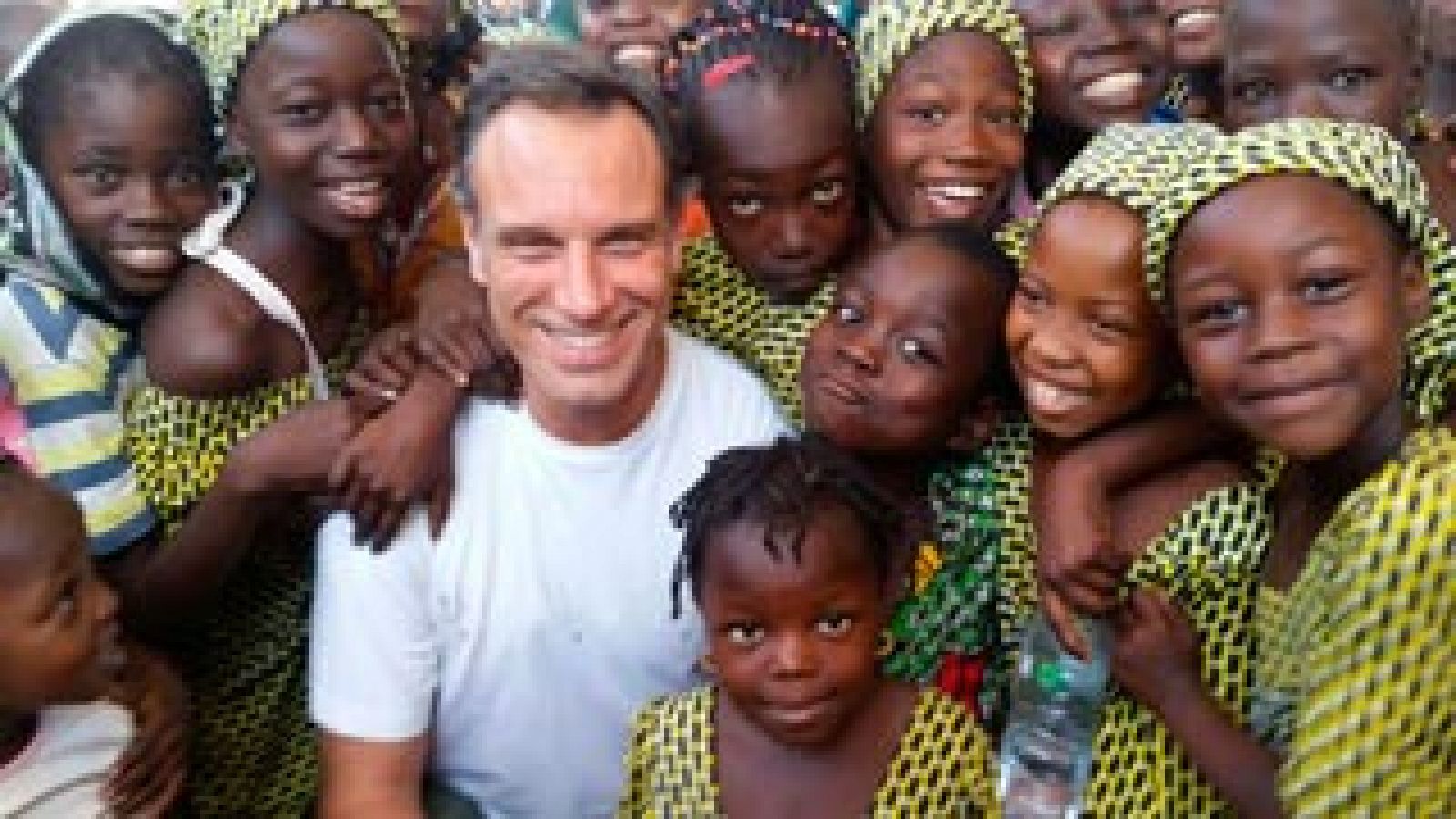 El fútbol como motivación para ir al colegio en Chad, gracias a la Fundación Grosso | Ver