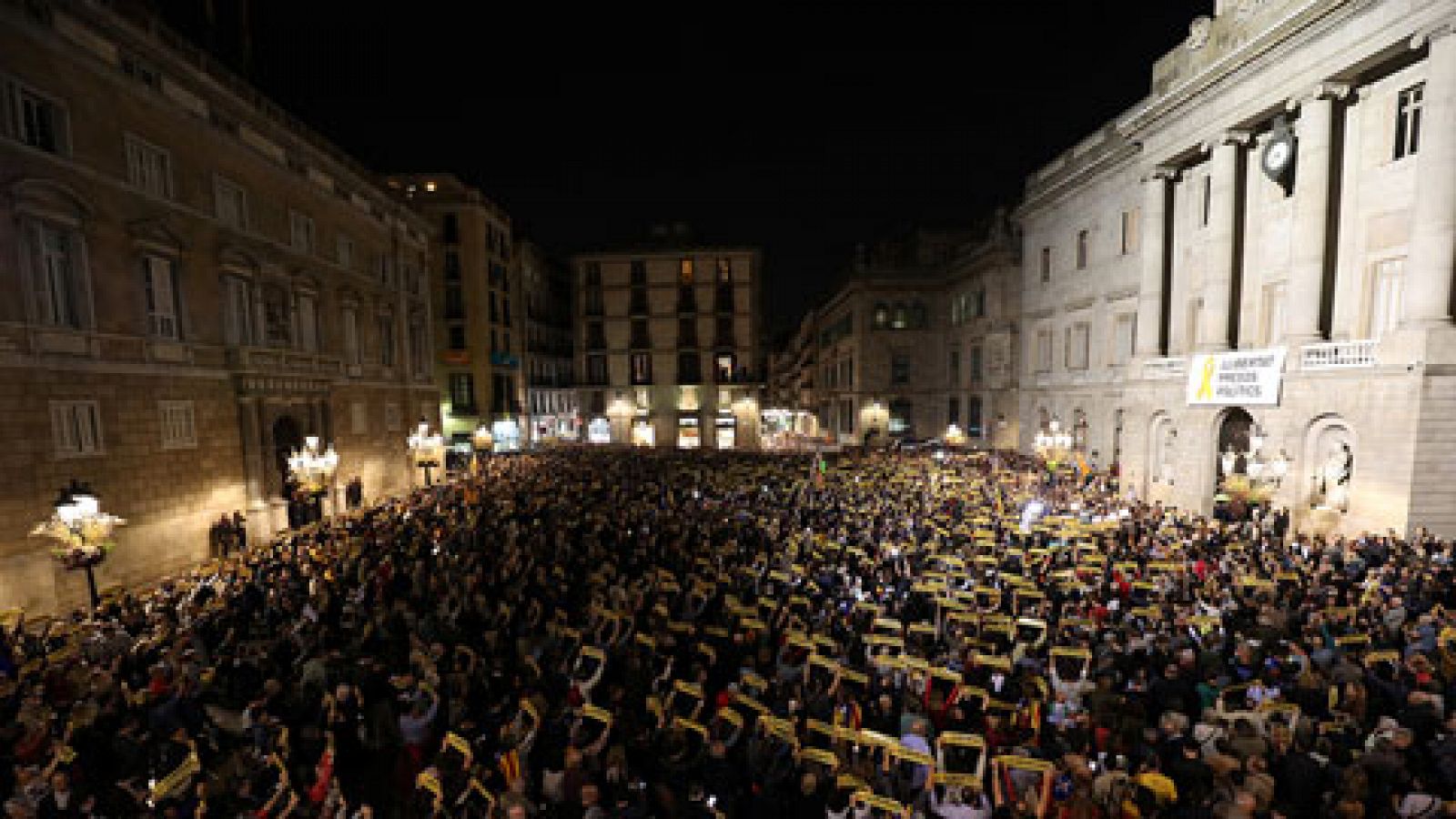 Informativo 24h: Miles de personas exigen la libertad de los exconsellers en Cataluña  | RTVE Play