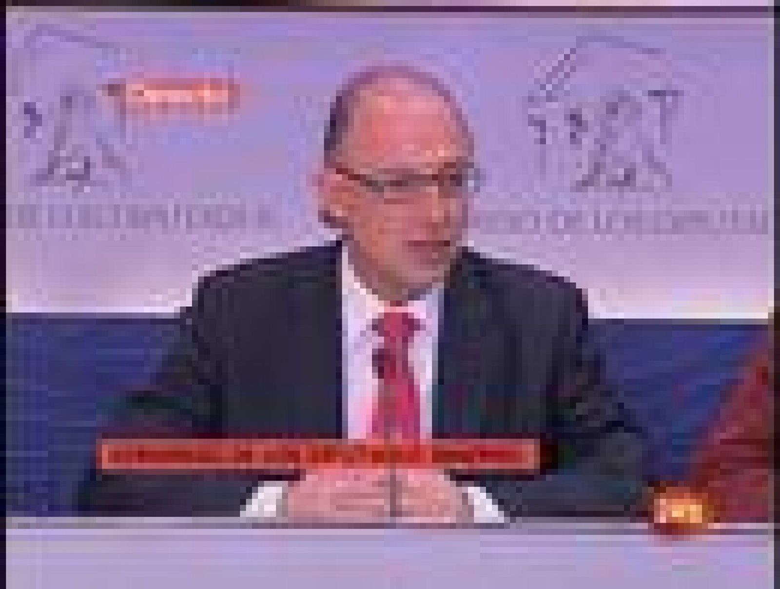 Montoro denuncia que el PSOE "intenta ocupar el poder económico"