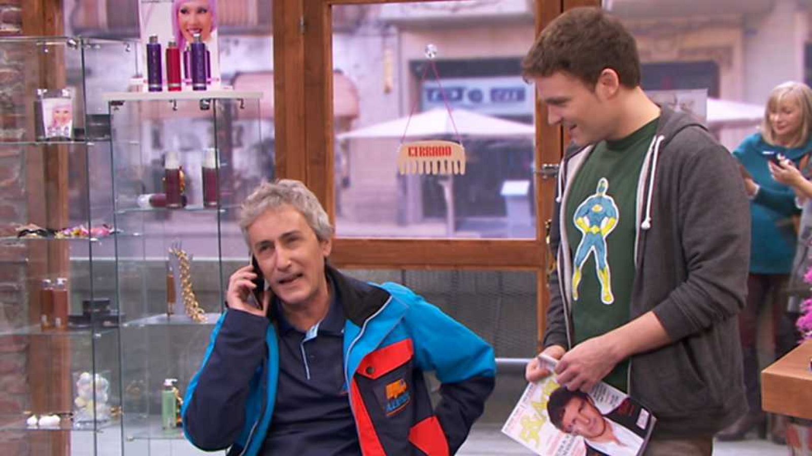 La Peluquería - Todos somos demasiados - ver ahora