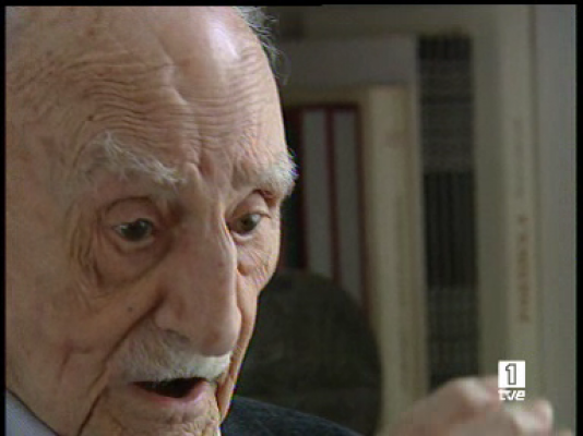 Francisco Ayala cumple 102 años