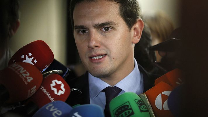 Telediario 1 - Rivera: "Los ciudadanos están valorando una posición nítida y clara de Cs en Cataluña"