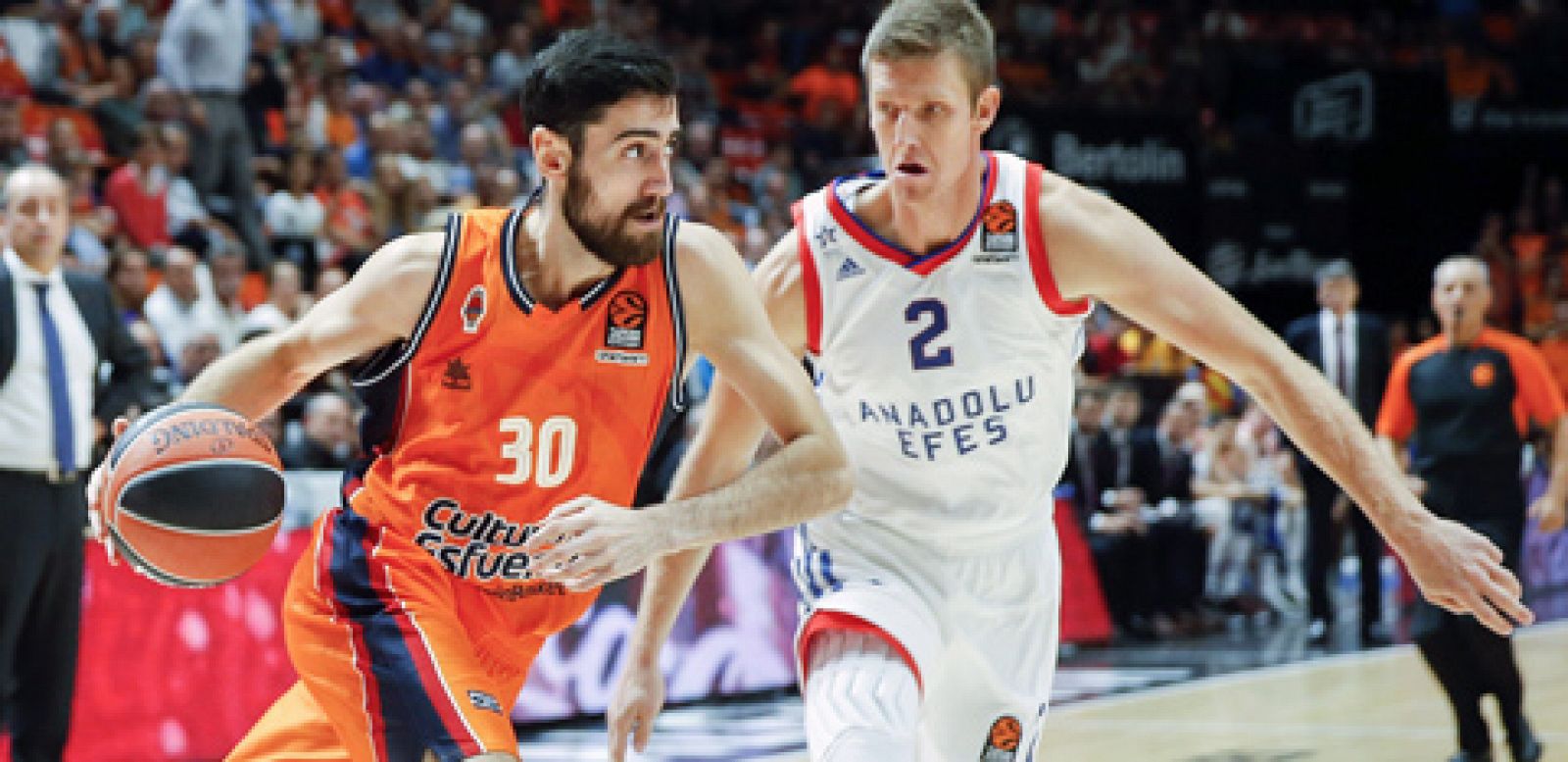 Telediario 1: Falta de acuerdo entre la Euroliga y la FIBA pone en un compromiso a los jugadores | RTVE Play