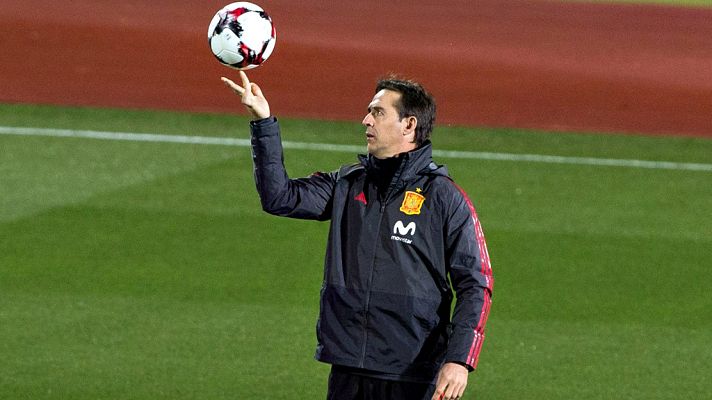 Telediario 1 - La polémica por la nueva camiseta protagoniza el primer día de concentración