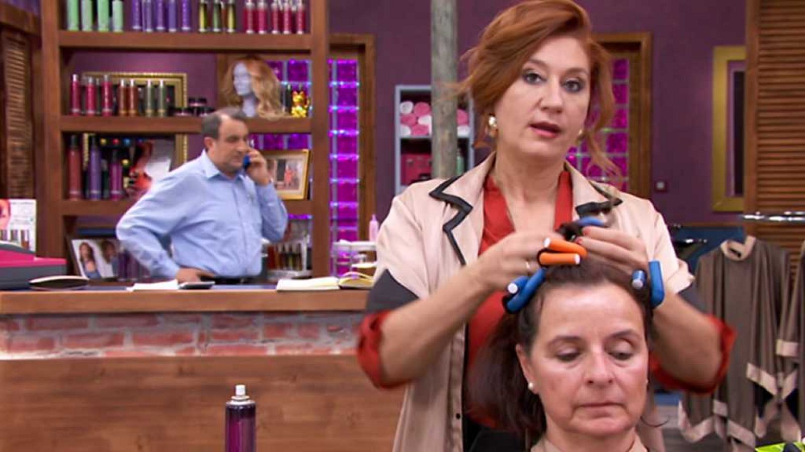 La Peluquería - El sofá nuevo - ver ahora