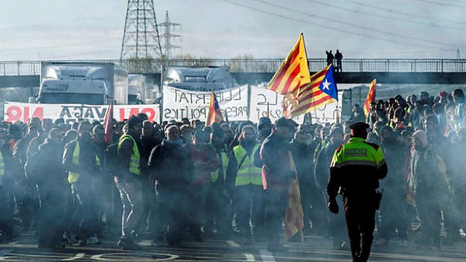 Telediario 1: Jornada de huelga general en Cataluña convocada por la Intersindical-CSC  | RTVE Play