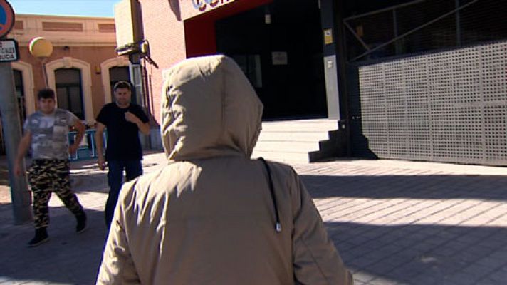 Telediario 1 - Un menor de 14 años denuncia a su padrastro por malos tratos y a su madre por consentirlo