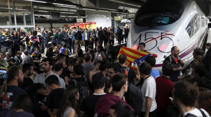  - Cortes ferroviarios y de carreteras protagonizan una huelga con escaso seguimiento en Cataluña
