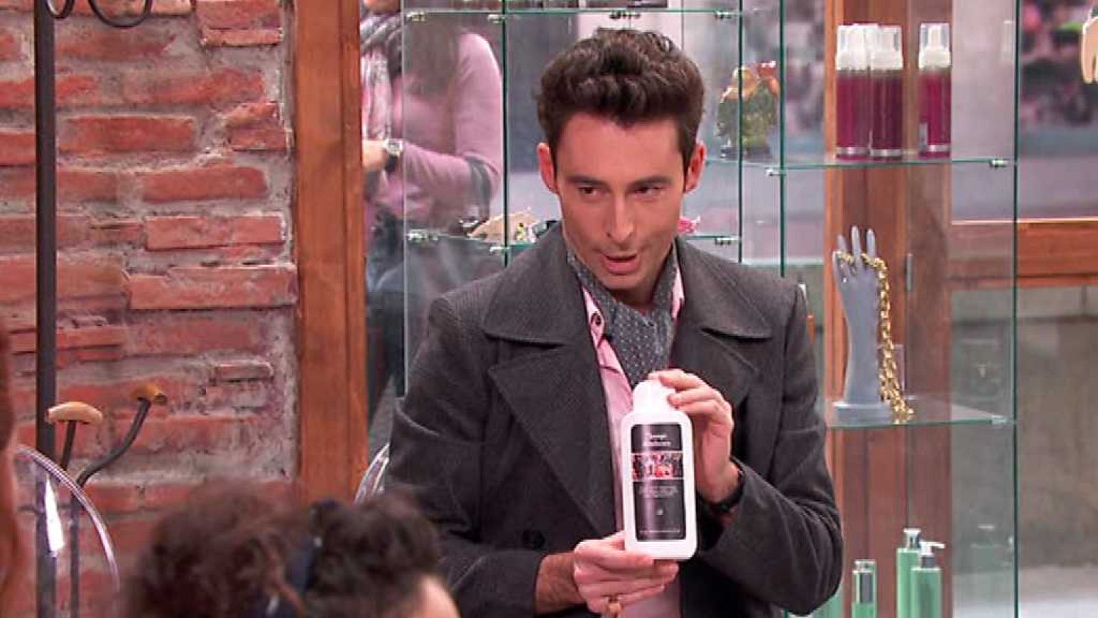 La Peluquería - Champú afrodisíaco - ver ahora