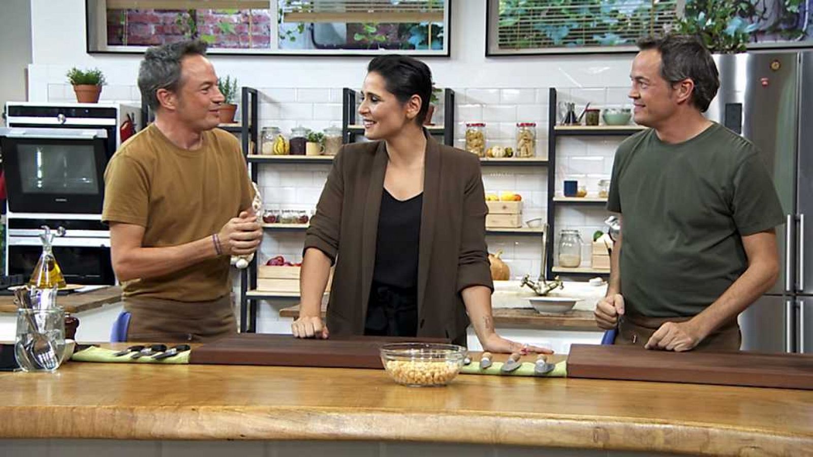 Torres en la cocina - Potaje de garbanzos y pastel de zanahoria - ver ahora