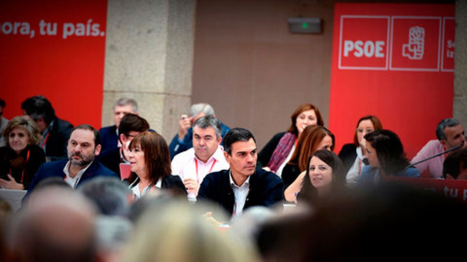 Telediario 1: Los líderes territoriales del PSOE respaldan a Pedro Sánchez ante el desafío soberanista en Cataluña | RTVE Play