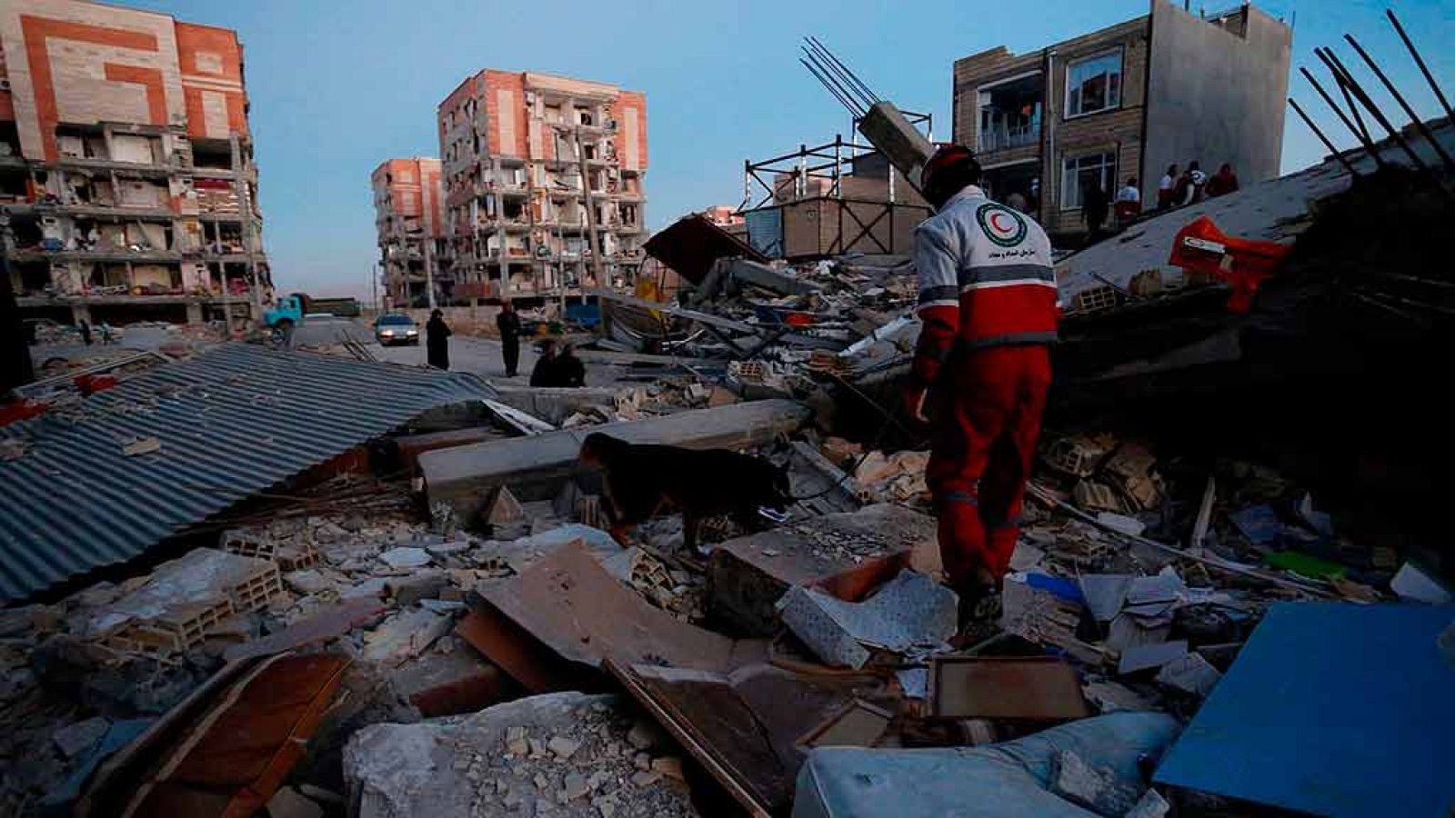 Decenas de muertos en Irán en un terremoto cerca de la frontera con Irak