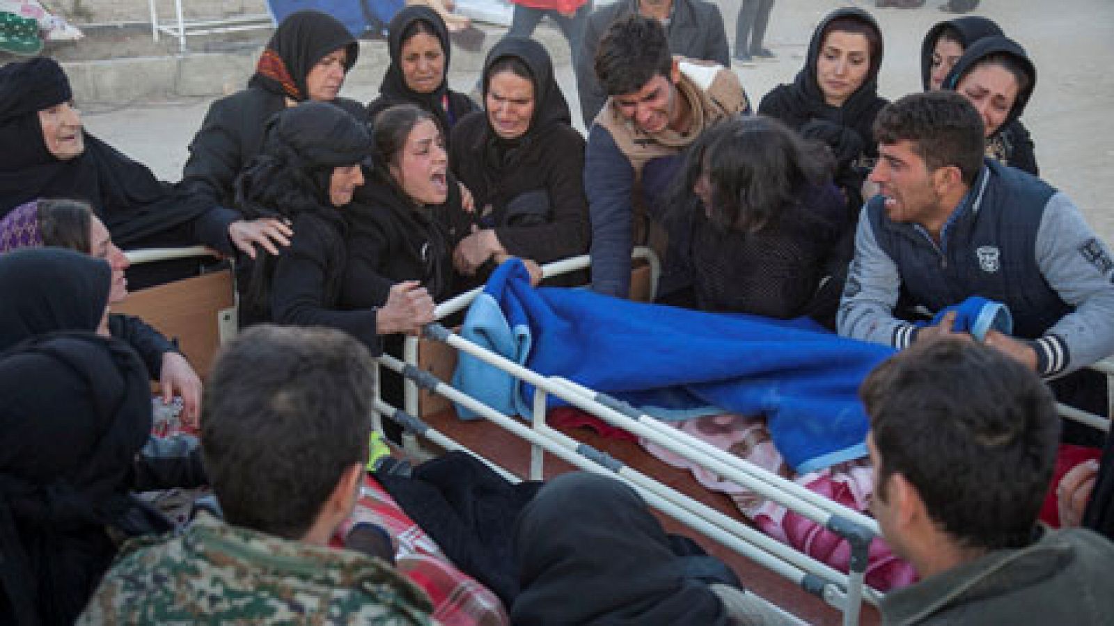Informativo 24h: Un potente terremoto sacude la frontera entre Irán e Irak y deja centenares de víctimas | RTVE Play