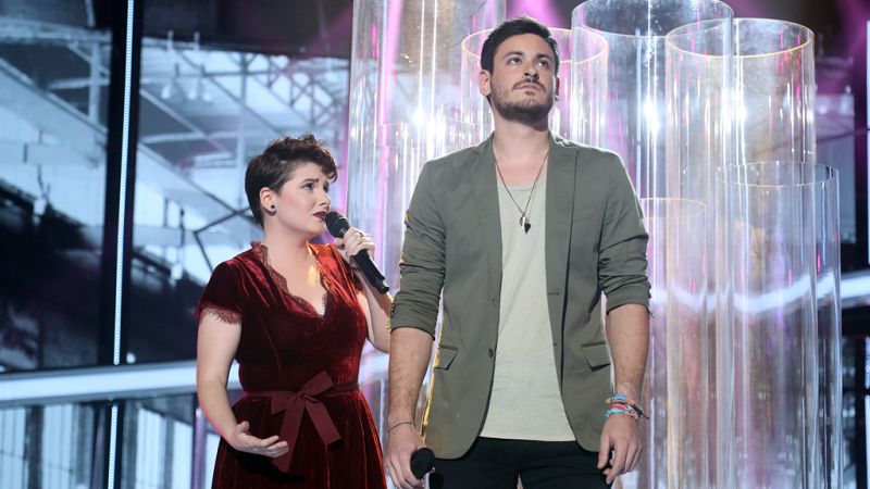 Operaci�n Triunfo - Marina y Cepeda cantan 'Complicidad'