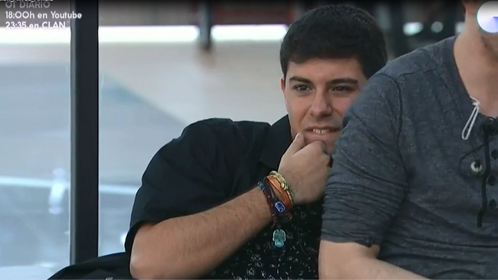 Alfred se emociona al ver su actuación con Amaia en OT