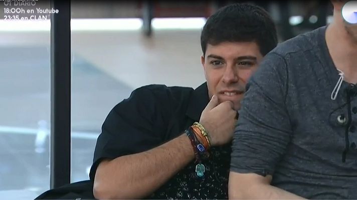 OT 2017 - Alfred se emociona al ver su actuación con Amaia en OT