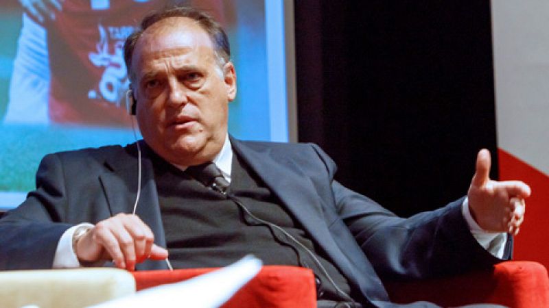 El presidente de LaLiga, Javier Tebas, ha confirmado que la próxima temporada el fútbol español dispondrá de la teconología del VAR.