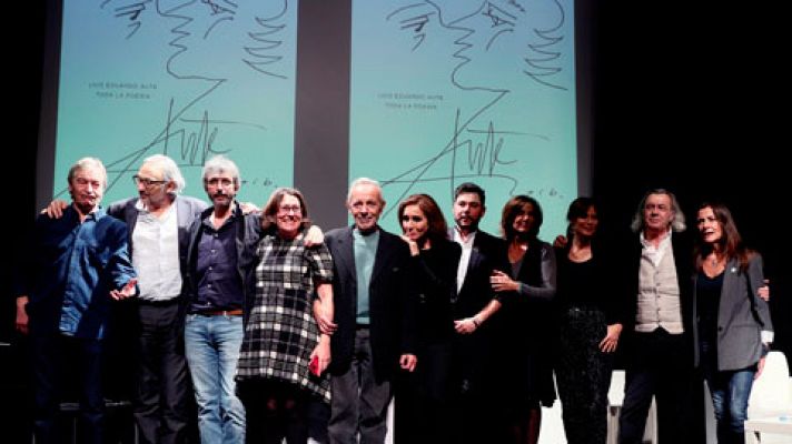 Telediario 1 - Artistas homenajean a Luis Eduardo Aute coincidiendo con la presentación de su obra poética