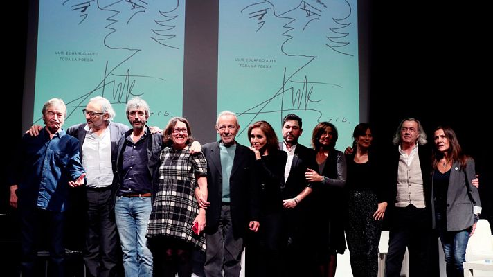 Telediario 1 - Artistas homenajean a Luis Eduardo Aute coincidiendo con la presentación de su obra poética