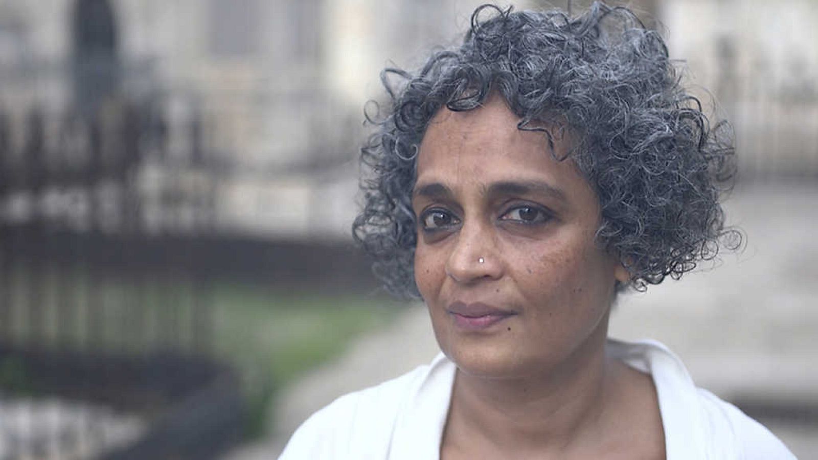 Página Dos - Arundhati Roy - ver ahora