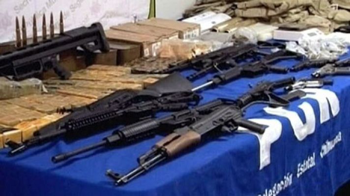 Unas 250.000 armas cruzan cada año la frontera entre Estados Unidos y México