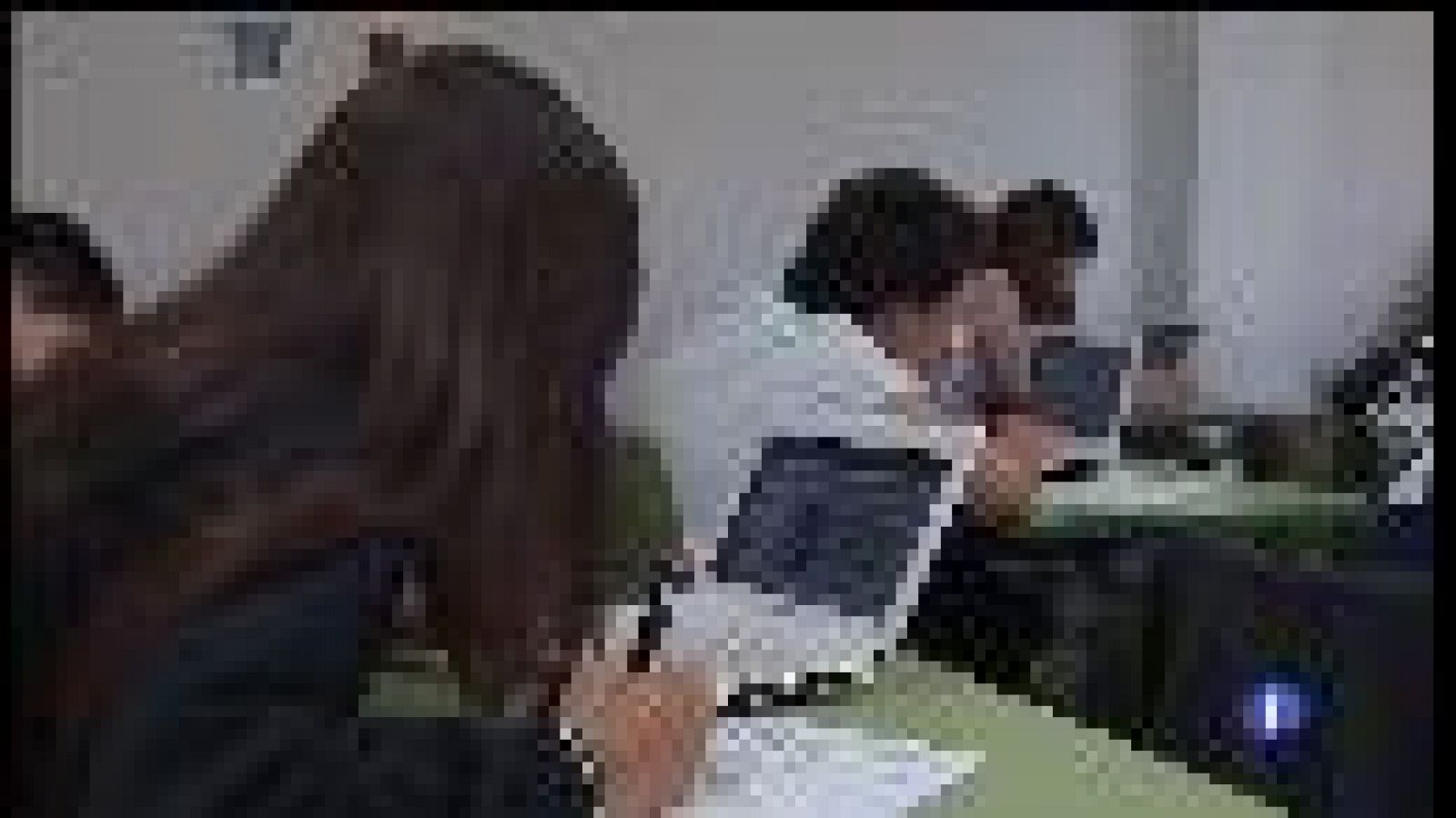 Informatiu Balear: La llengua vehicular a les escoles balears es debatrà al Congrés.  | RTVE Play
