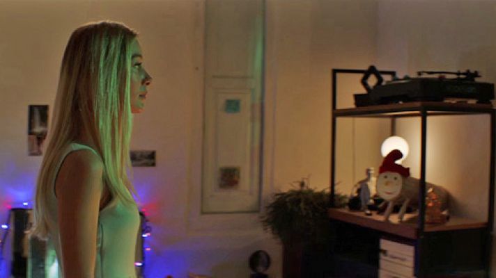 Lotería de Navidad - Escenas del anuncio de Lotería de Navidad en las que se ve un Caga Tió