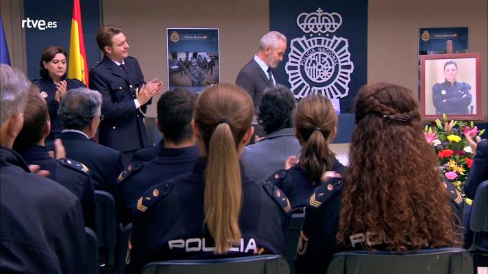 Servir y proteger - Emotivo funeral por la muerte de Laura