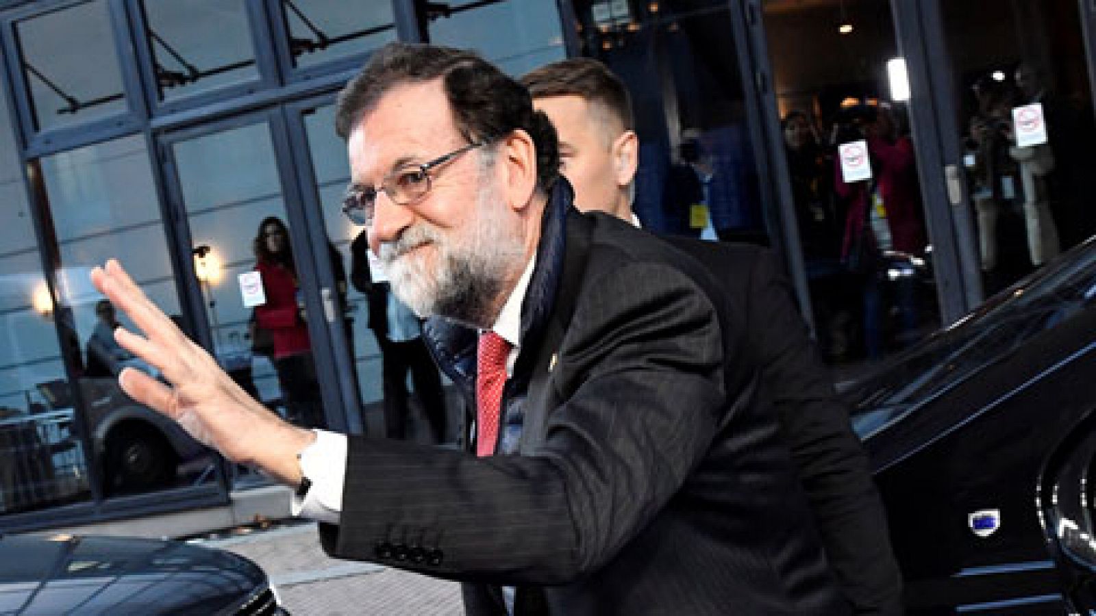 Informativo 24h: Rajoy se reúne con el primer ministro belga el día de la declaración de Puigdemont en Bruselas | RTVE Play