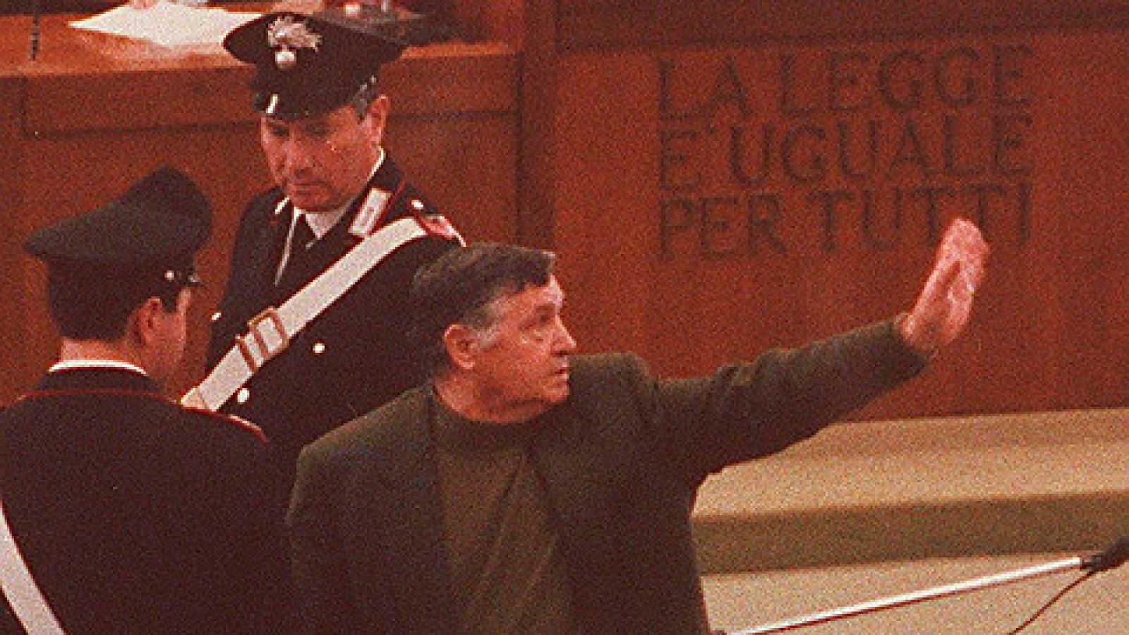 Telediario 1: Muere en la cárcel el capo mafioso italiano Salvatore 'Totò' Riina | RTVE Play