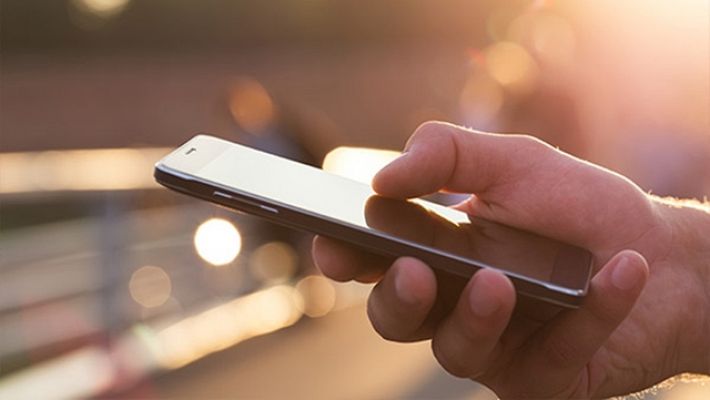 ¿Cómo lo ves? - Si pudiera leer los mensajes en el móvil de su pareja¿