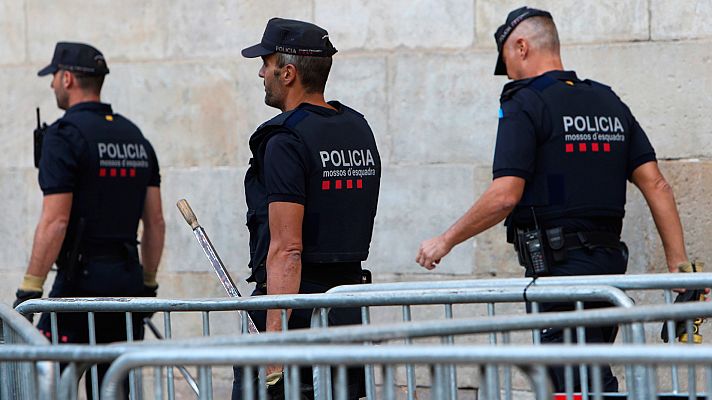 Telediario 1 - La división de Asuntos Internos de los Mossos cita a los agentes por su actuación el 1-O