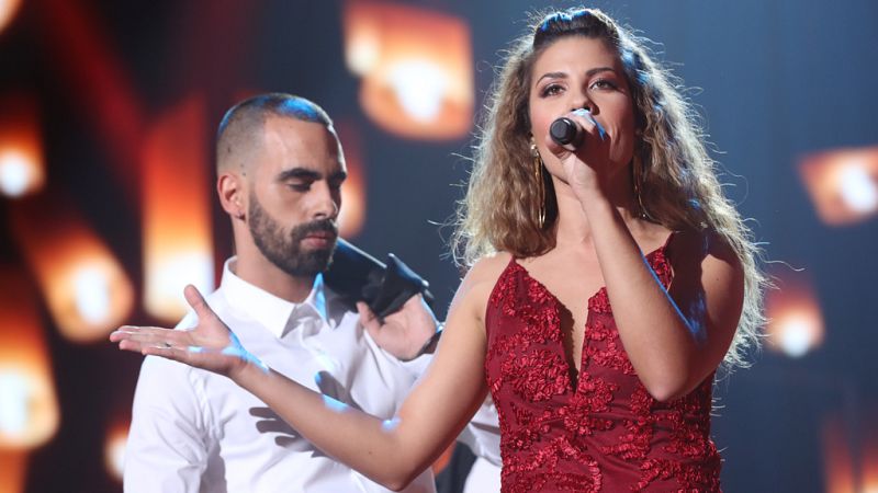 Operaci�n Triunfo - Miriam canta 'La media vuelta' en la Gala 4 de OT