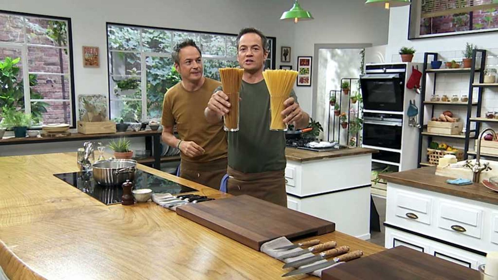 Torres en la cocina - Espaguetis con salmón y mero al vinagre - ver ahora