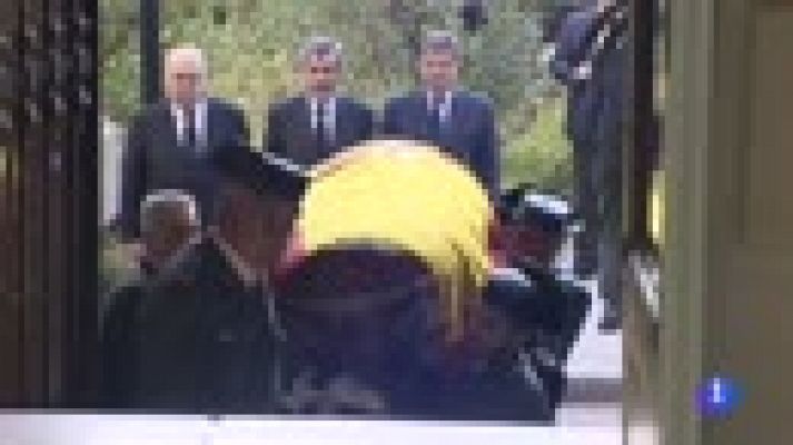 Telediario 1 - El rey, el Gobierno y la cúpula judicial despiden al Fiscal General del Estado