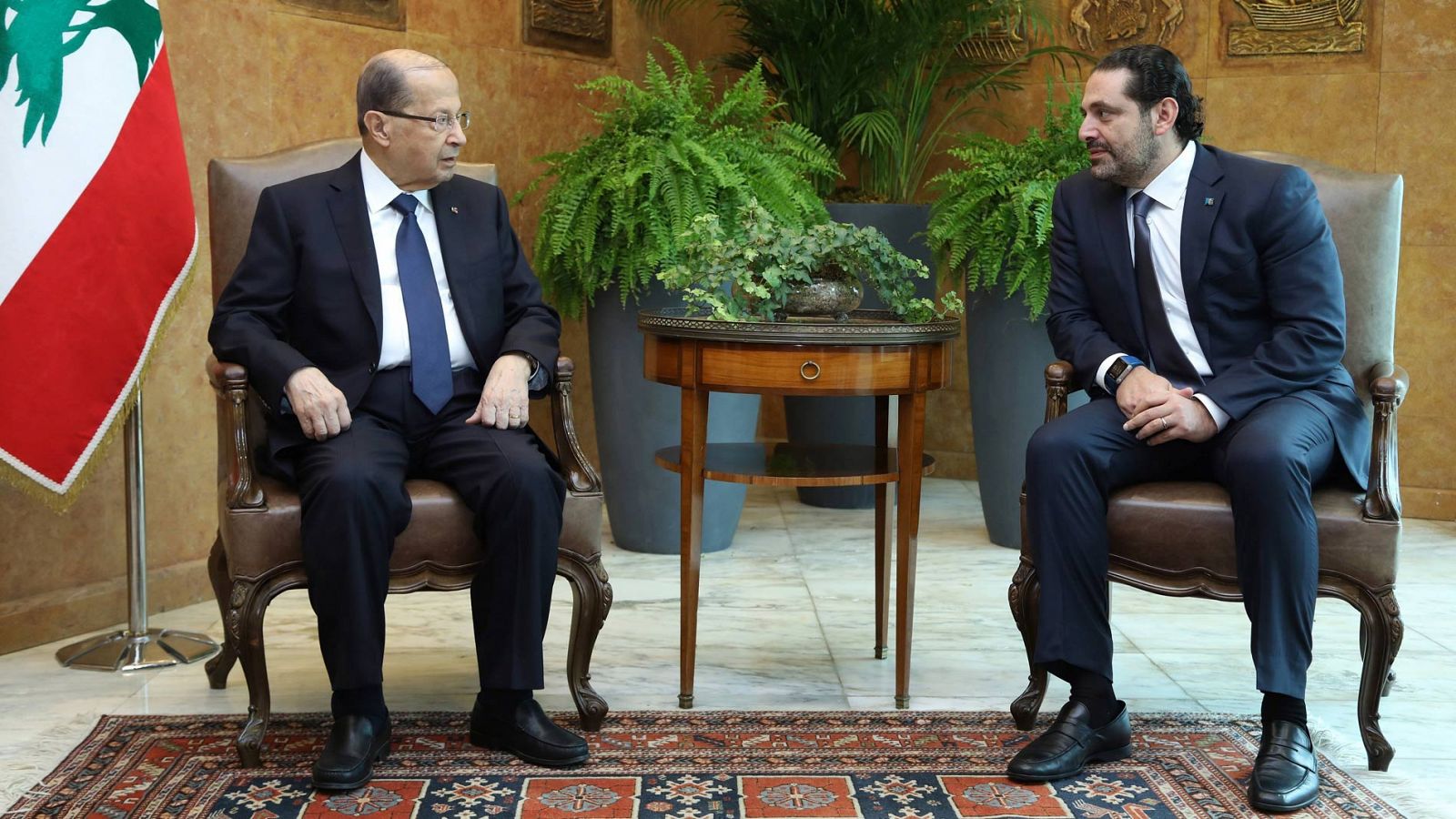El primer ministro libanés renuncia a presentar su dimisión a petición del presidente del país