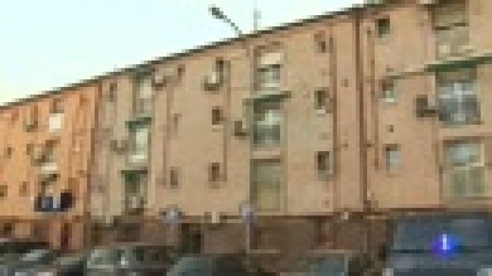 Telediario 1 - El cadáver de un hombre ha sido hallado, momificado, en el interior de su casa en Madrid