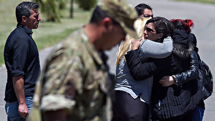 Indignación y desolación entre los familiares del submarino argentino desaparecido