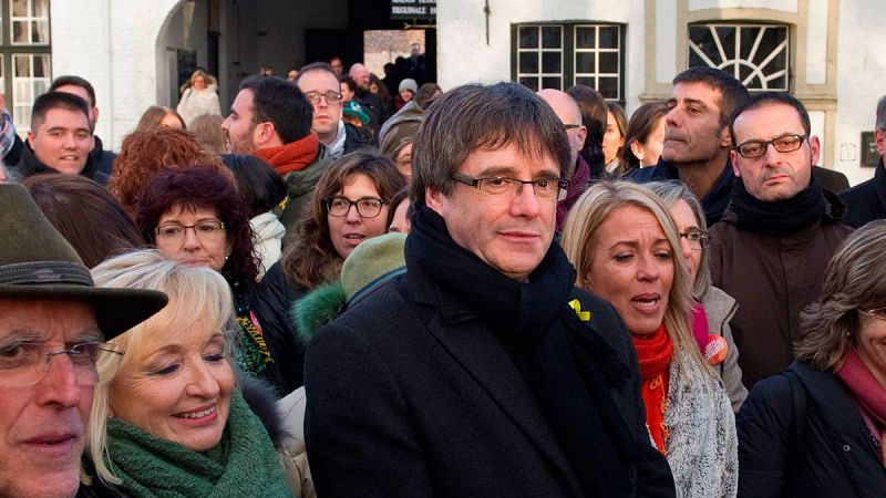 Puigdemont dice que los catalanes deberían votar si quieren seguir en la UE, un "club de países decadentes"