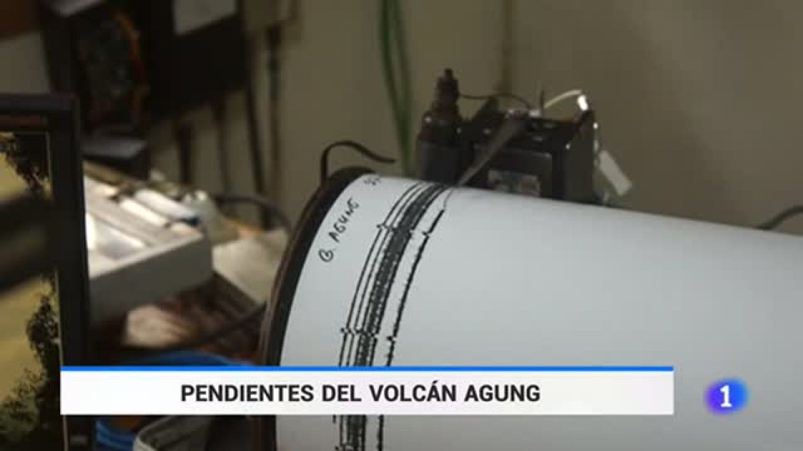 Máxima alerta en Bali por la erupción de un volcan