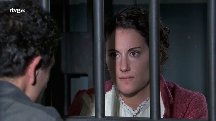 Lolita visita a Antoñito en la cárcel 