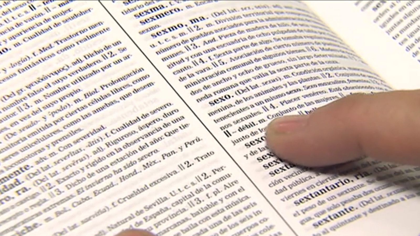 La RAE actualizará su Diccionario con una revisión del término "sexo débil"