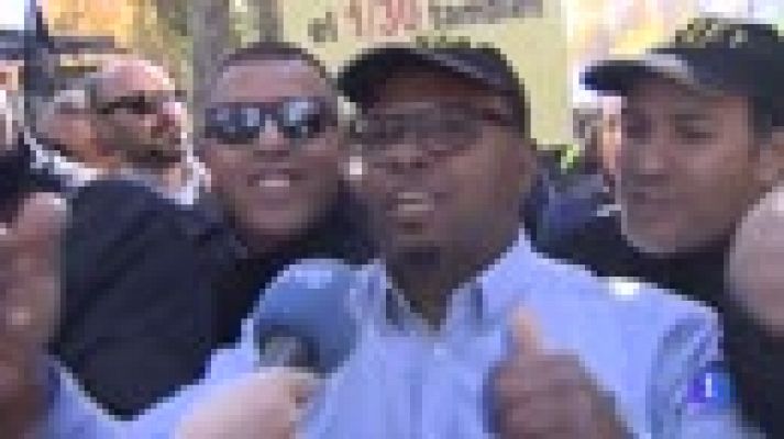 Telediario 1 - Miles de taxistas de toda España se manifiestan en Madrid contra los vehículos de alquiler con conductor