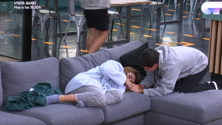 OT 2017 - Operación Triunfo - Alfred cuida de Amaia cuando está enferma