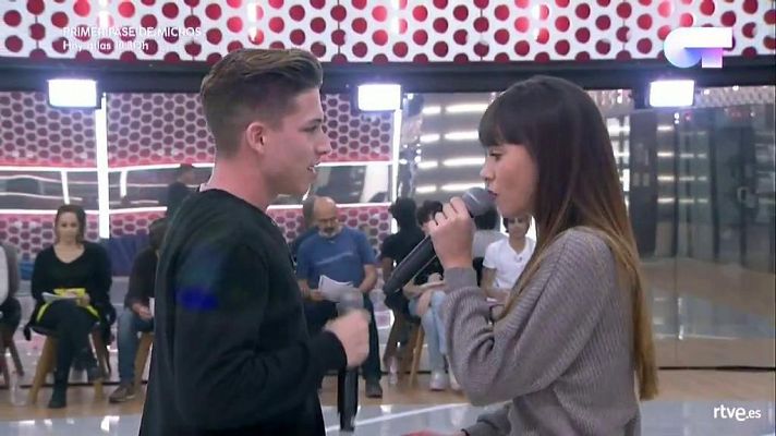 Raoul y Aitana cantan 'Let me love you' en el primer pase de