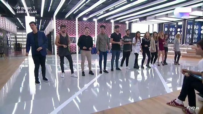 Los concursantes cantan 'Ain't no mountain high enough'