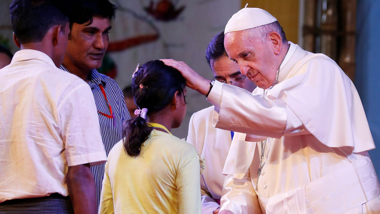 Informativo 24h: El Papa usa por primera vez el término 'rohinya' en su viaje a Asia | RTVE Play