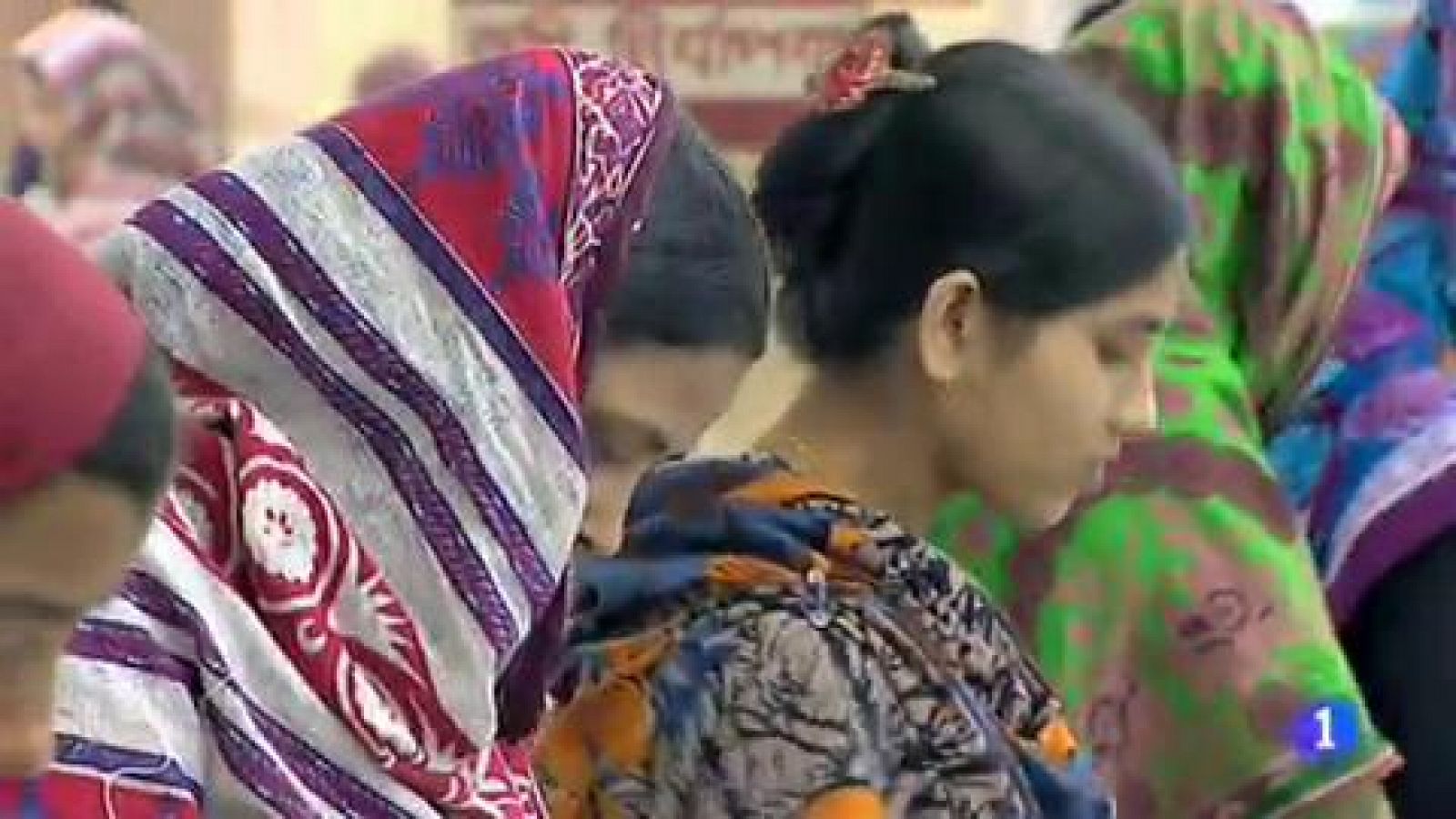 Telediario 1: Un equipo de TVE ha entrado en una fábrica de Bangladés que cose para occidente | RTVE Play